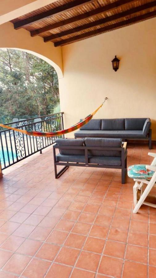La Bastida : Avec Piscine Villa *
